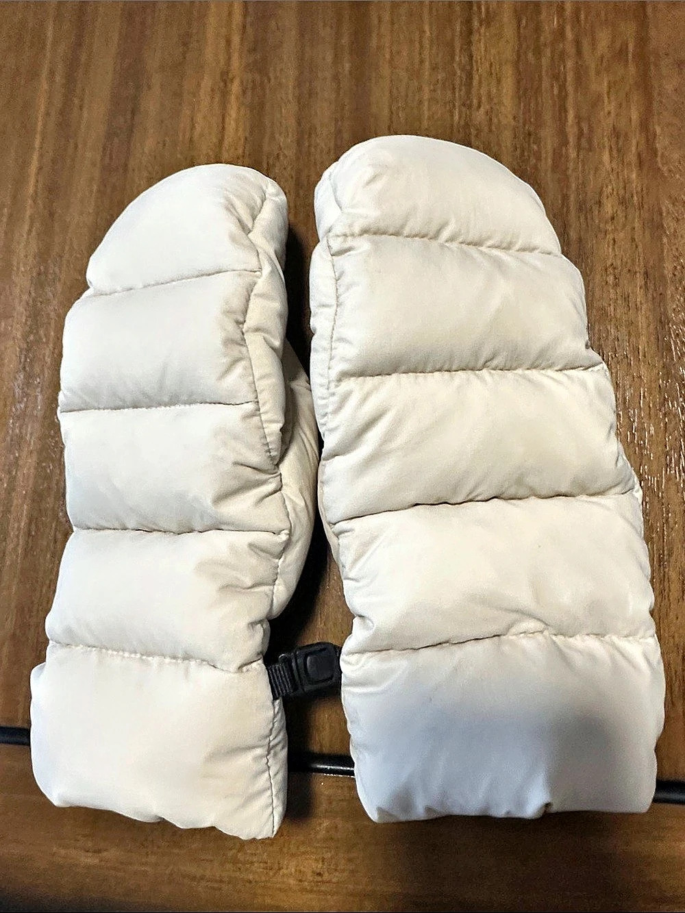 Aritzia Premium Goose Down Mittens Cream S/M Goose Down Mittens Like New